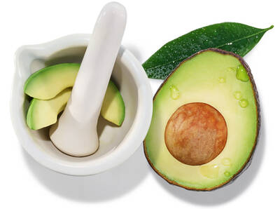 poder-nutritivo-de-la-hidratacion-rica-con-aguacate-3