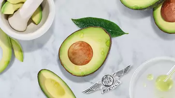 creamy-eye-treatment-with-avocado-2